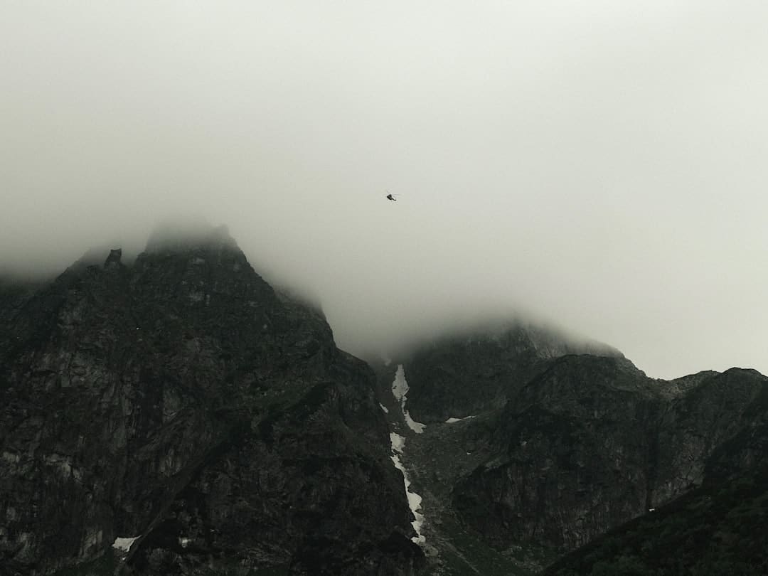 正是青稞老练时：青海囊谦孜荣村青稞丰盈喜迎秋